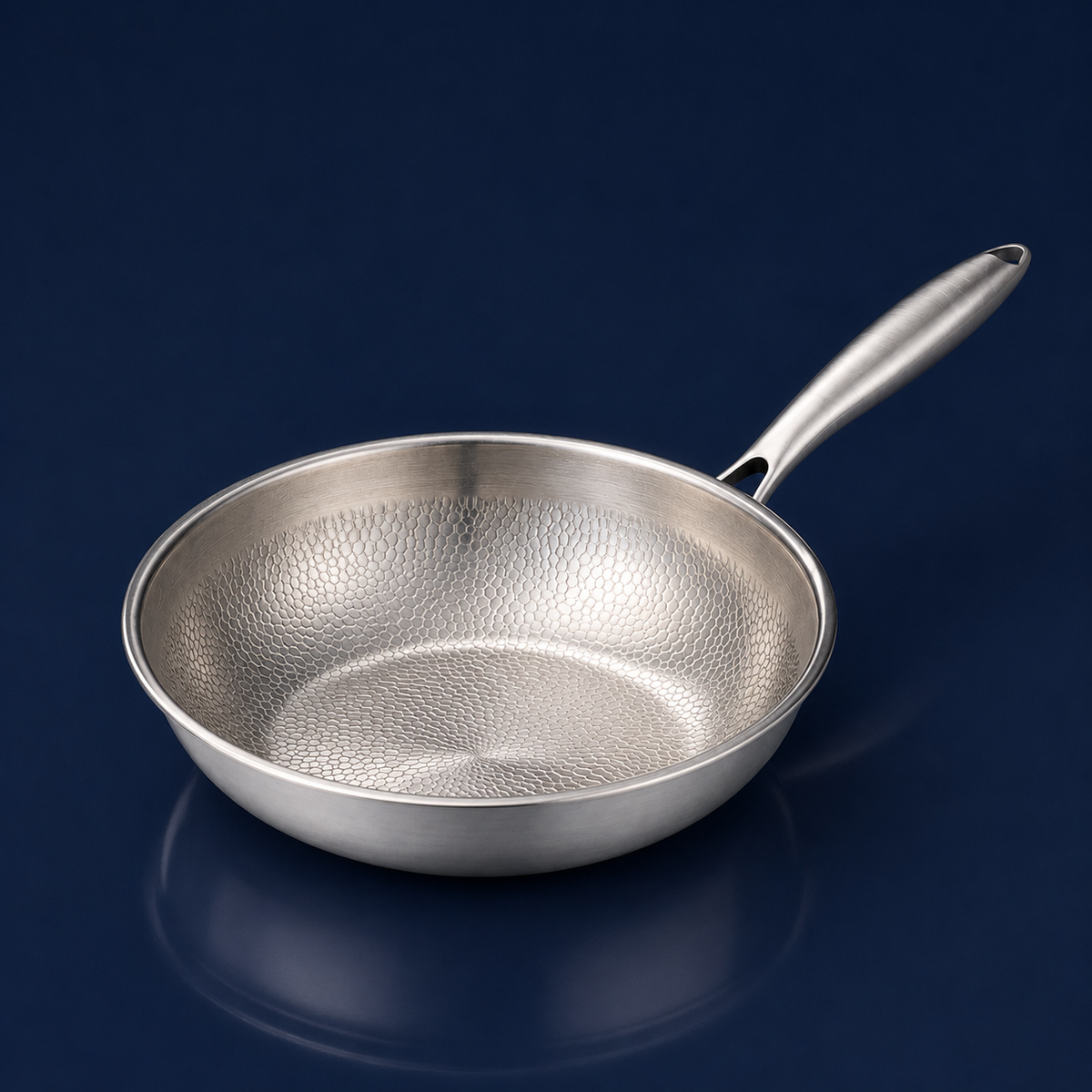 Wok en titane pur Maison Ferré® Pro à manche argent, vue d'ensemble